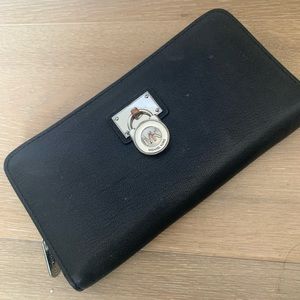 Michael Kors Lock Wallet